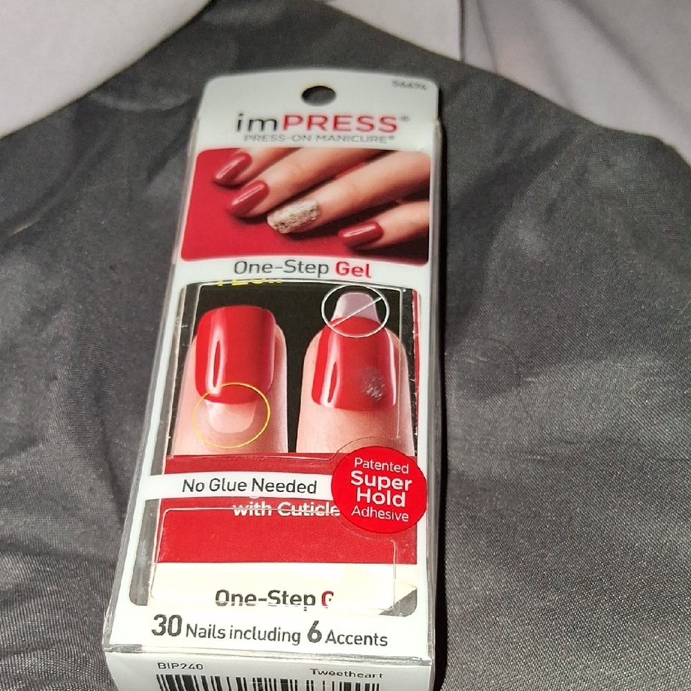 imPRESS Red Press-On Nails Vibrant and Easy to Apply